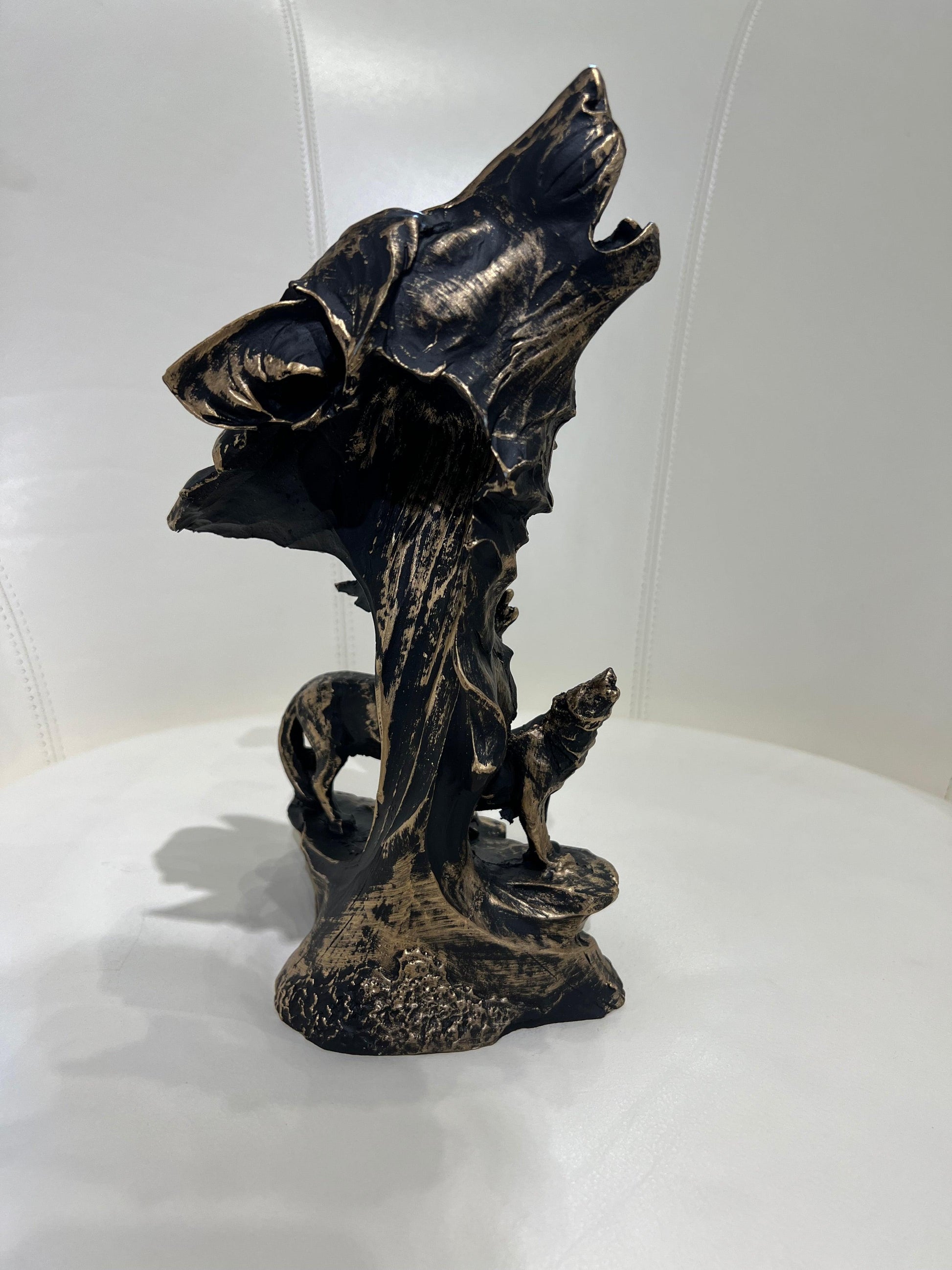 Howling Wolf Decorative Piece - Royal Living Furniture
